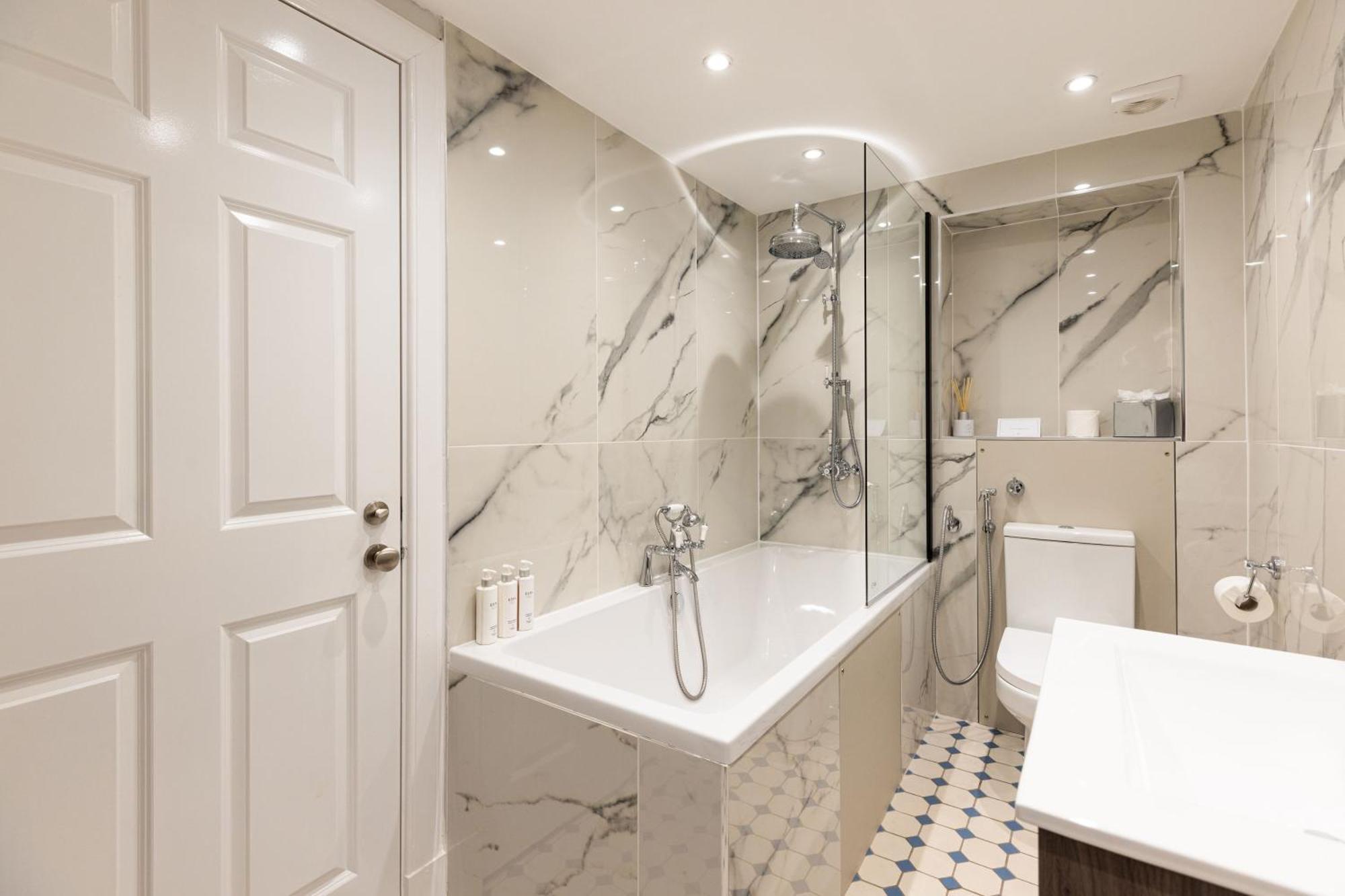 Righ Properties - Luxurious City Centre Three Bedroom Apartment Edimburgo Exterior foto